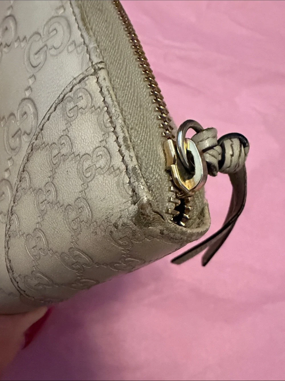 GUCCI Microguccissima Pattern Bree Leather Zip Around Wallet. Pre-loved